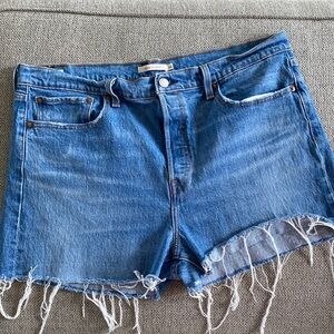Levi’s Wedgie Cut Off Short - Like New